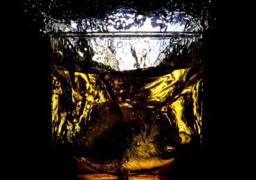Botella de whisky subastada-unsplash