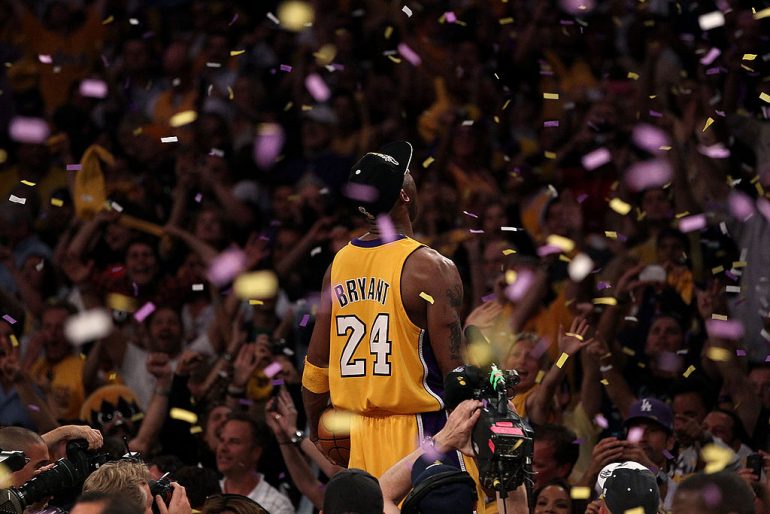 Kobe Bryant al salón de la fama foto Getty Images