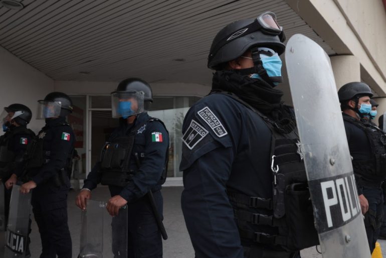 Tres-policías-detenidos-por-la-muerte-de-Giovanni-López-foto-Getty-images