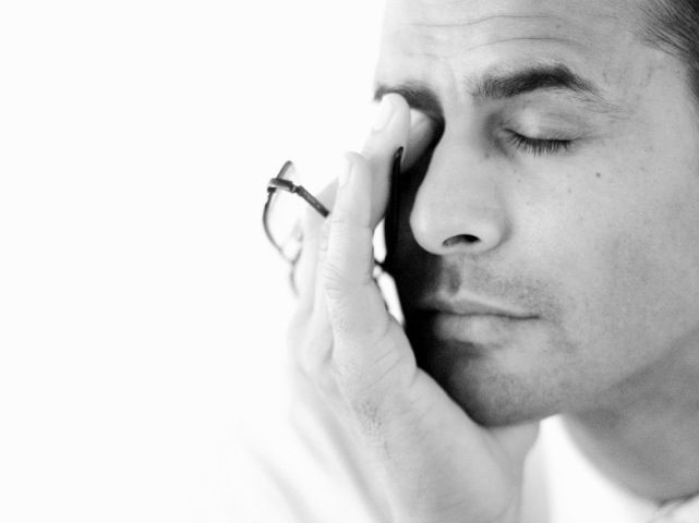 5 formas de proteger tu vista en la oficina | Esquire