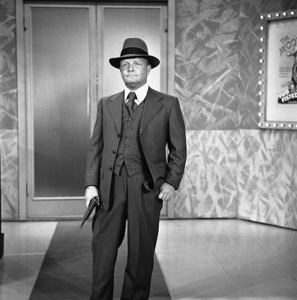Truman Capote con sombrero