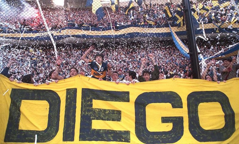 Muere Maradona estadio