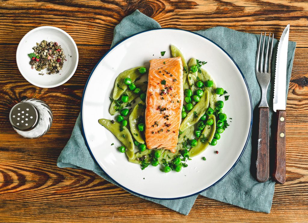 Cómo ganar masa muscular alimentación salmón