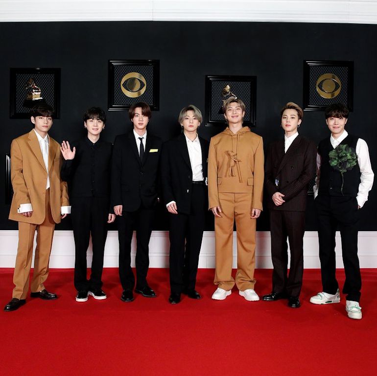 Hombres mejor vestidos en los grammy 2021 BTS