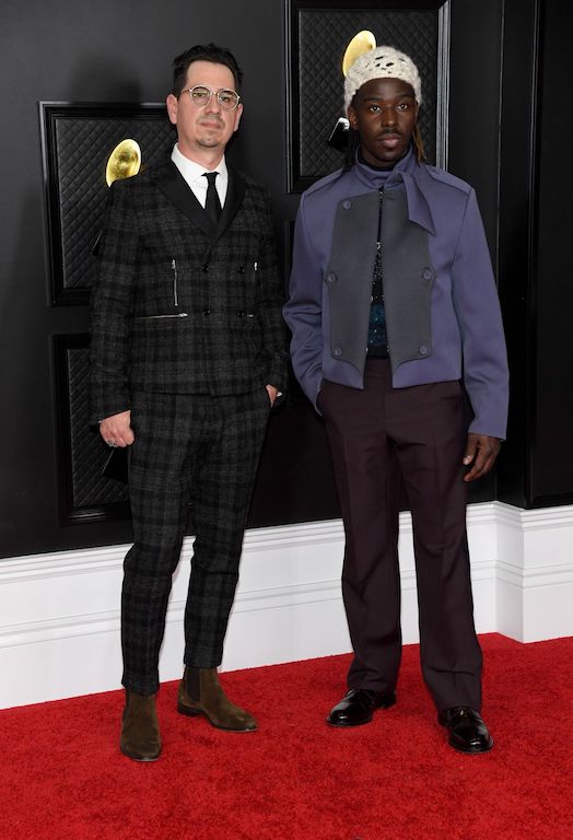 Hombres mejor vestidos en los grammy 2021 Eric Burton