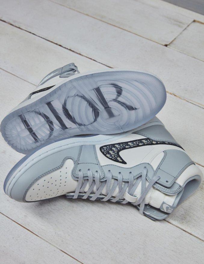 Nike blancas modelo Dior