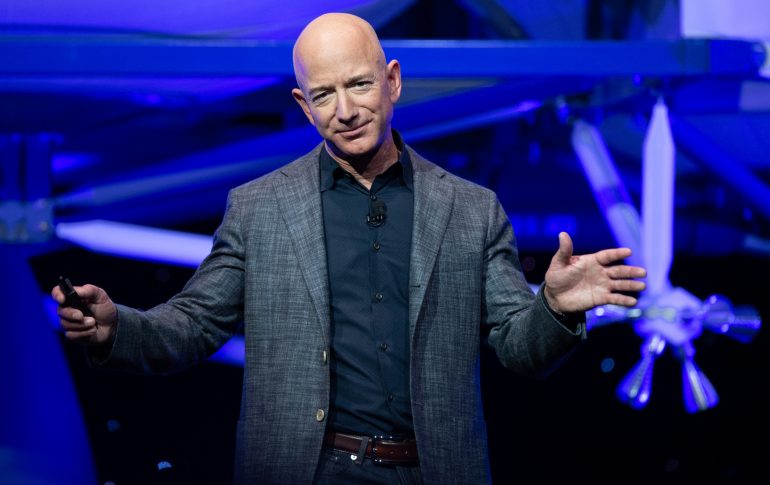 Jeff Bezos deja su puesto en Amazon