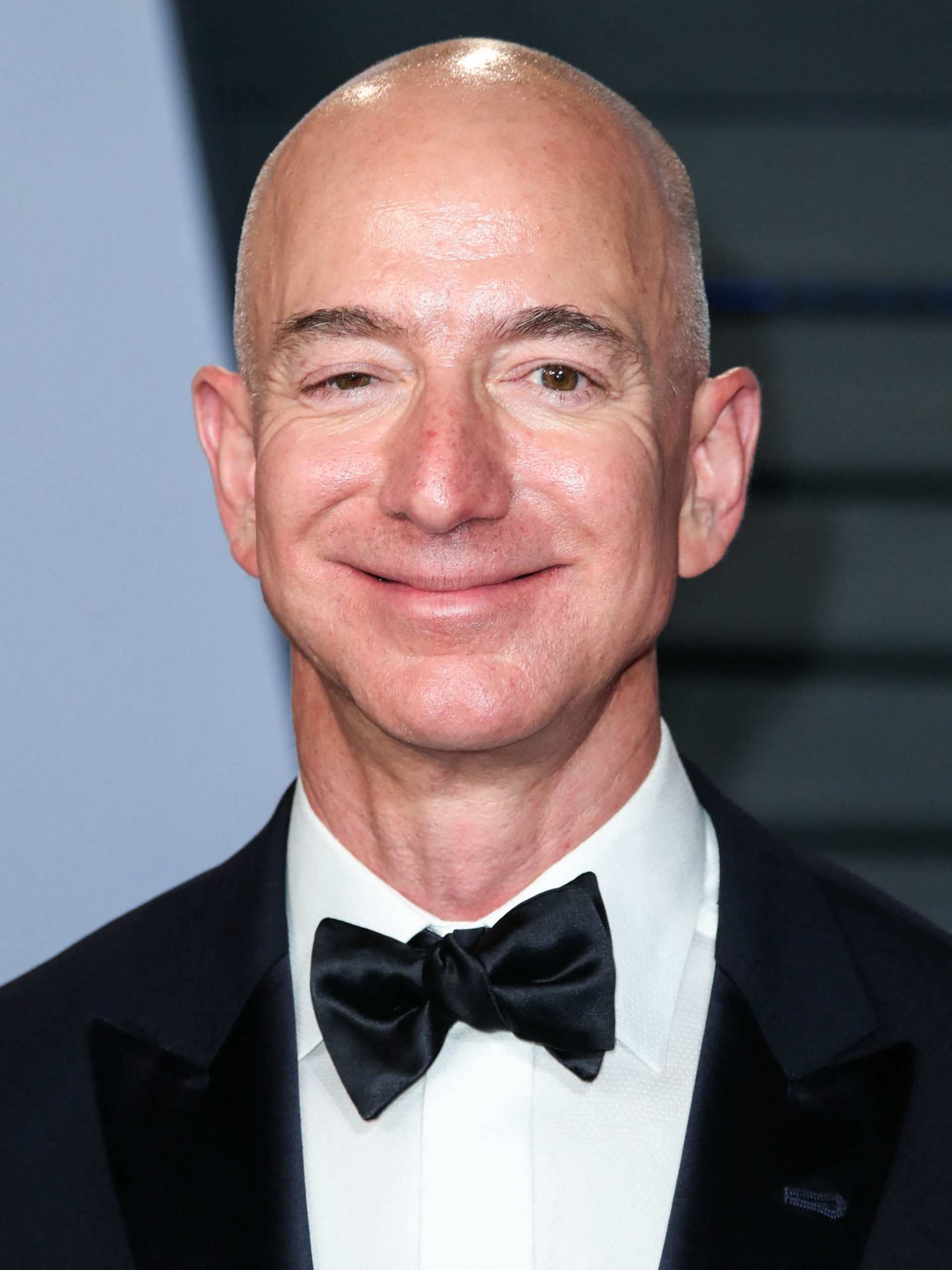 Jeff Bezos deja su puesto en Amazon