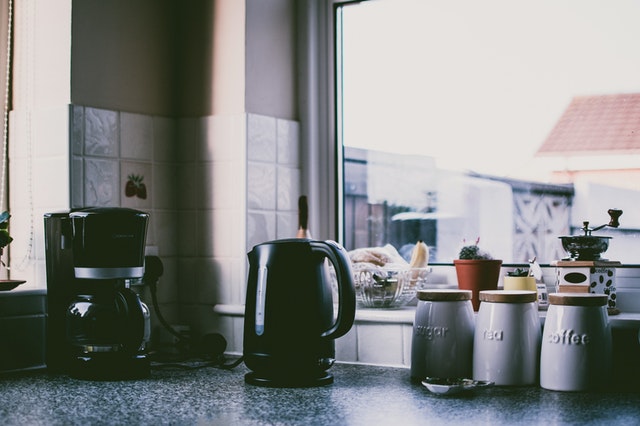 cafetera en una cocina