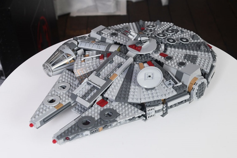 Set de LEGO del Millennium Falcon
