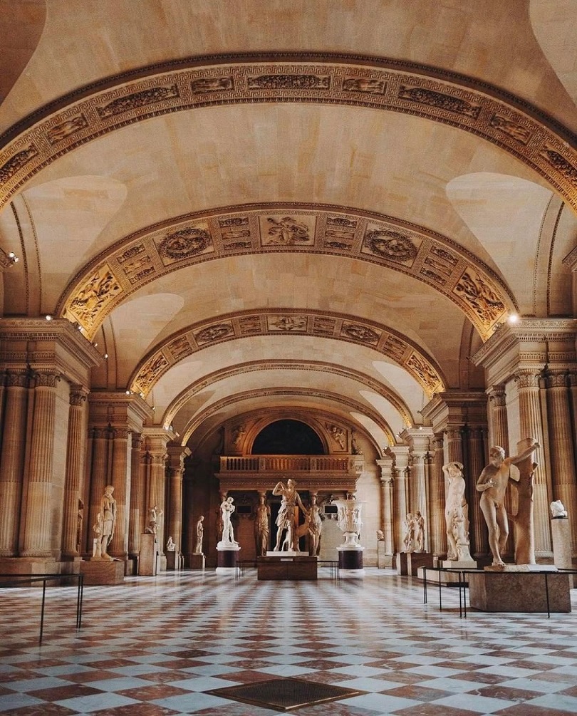 Interior del Museo del Louvre