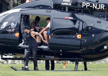 Neymar y su helicóptero negro