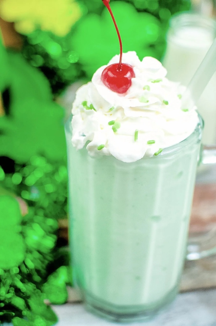 Coctel con whiskey irlandés