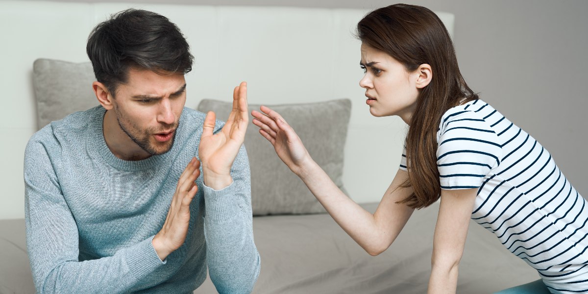 Debes evitar ciertas frases con tu pareja