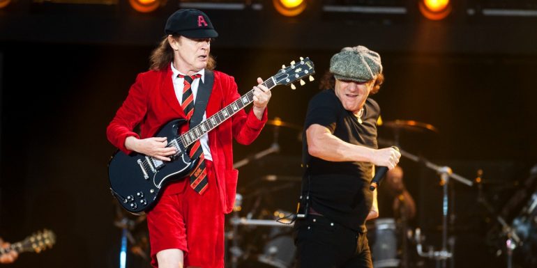 Angus Young y Brian Johnson, de AC/DC