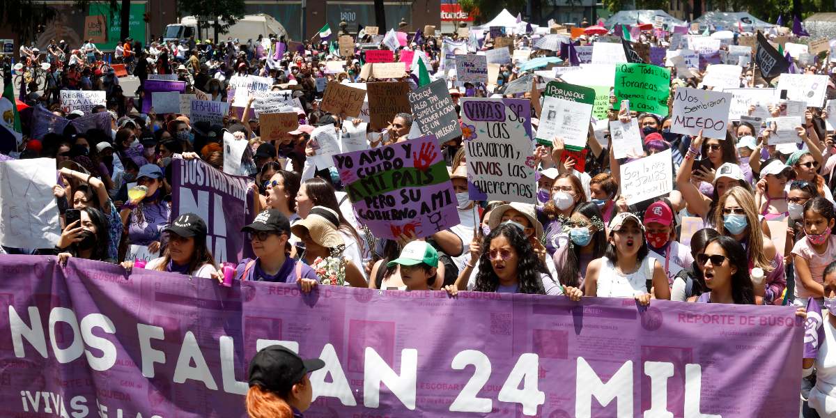 Genaro Lozano marchas feministas